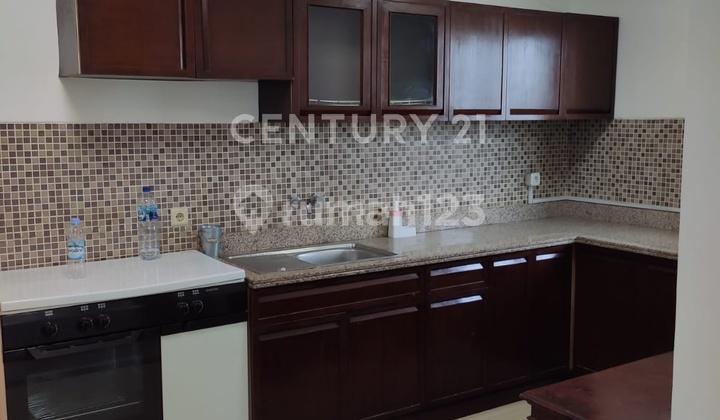 Penthouse 2 Lantai Setengah Harga NJOP Apartemen Mitra Oasis 2