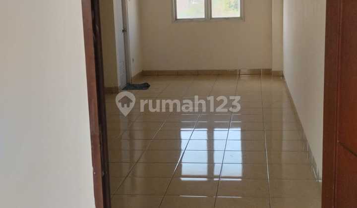 Bolsena 3-Story Shop House in Gading Serpong, Road-Facing, Ready for Business. 2