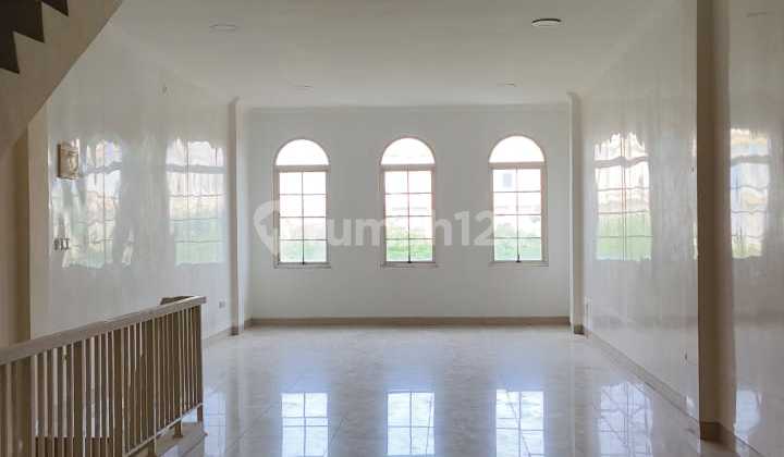 Ruko Sentra Niaga 3.5 Lantai Hadap Boulevard