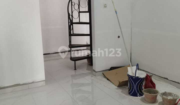 Rumah Baru Uk 7X18 di Taman Ratu Jakarta Barat SHM 2