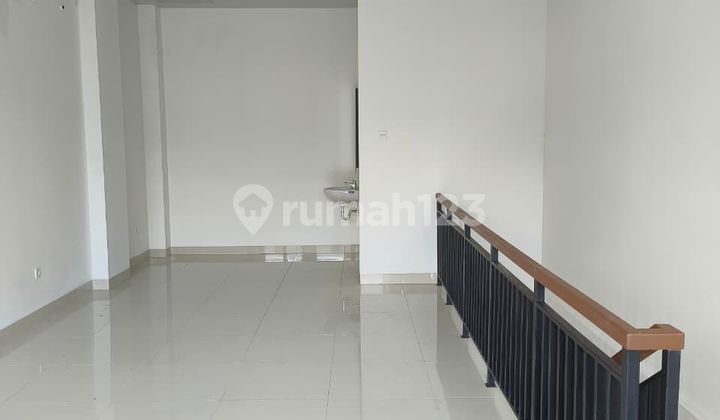 For Rent Northridge 3-Story Shop House Ready for Use For Rent Northridge 3-Story Shop House Ready for Use