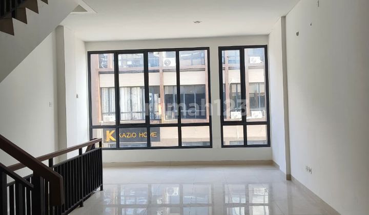 For Rent Northridge 3-Story Shop House Ready for Use For Rent Northridge 3-Story Shop House Ready for Use