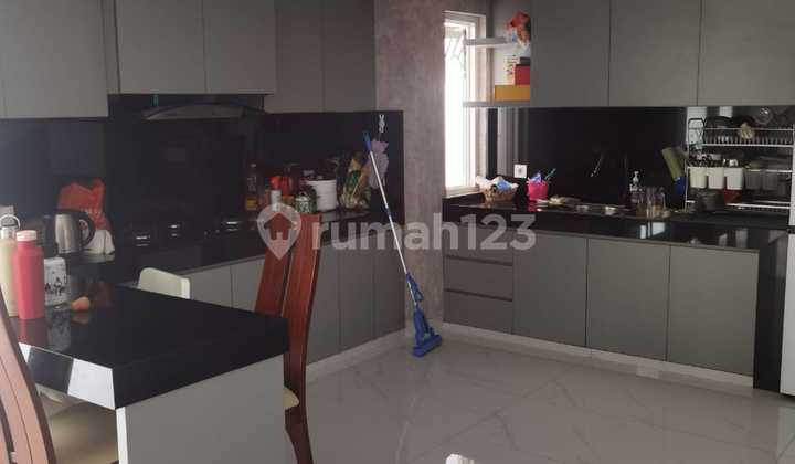 Rumah Bangunan Baru Mewah 3 Lantai Luas 250 M2 di Cluster Scarlet Spring Gading Serpong Furnish 2