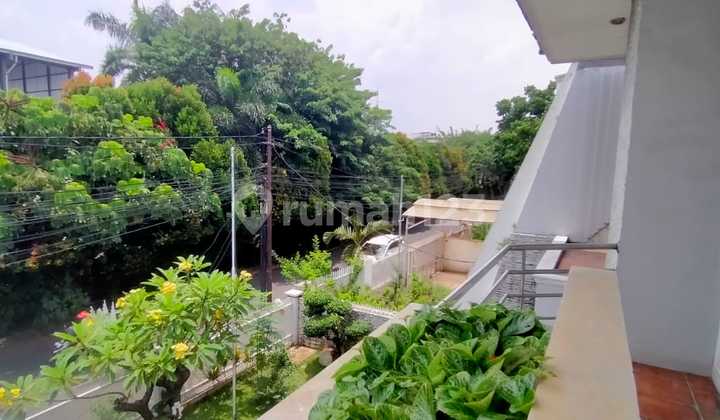 Rumah di Taman Meruya Ilir Jakarta Barat SHM 2