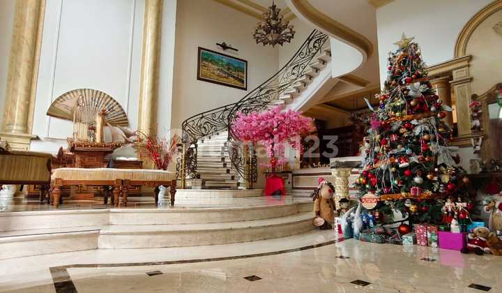 FOR SALE LUXURY HOUSE, BEAUTIFUL, AND READY TO OCCUPY PIK