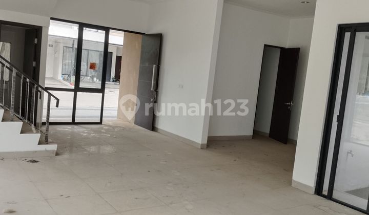 DIJUAL CEPAT RUMAH PIK2 (HOEK)