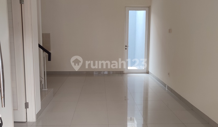 Disewakan Rumah Golf Lake