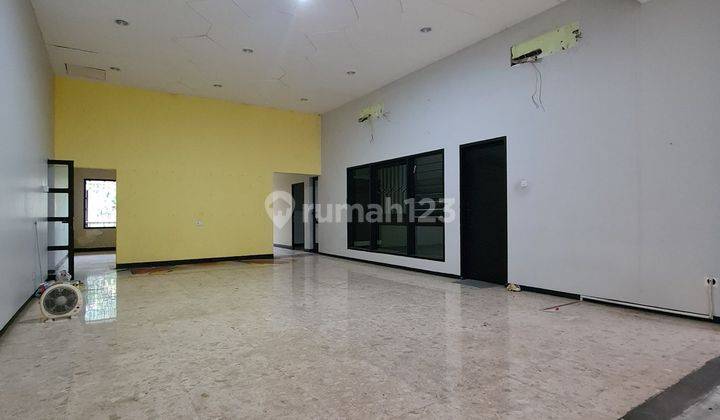 Kantor pusat kota komersial  lebar 25 m 2