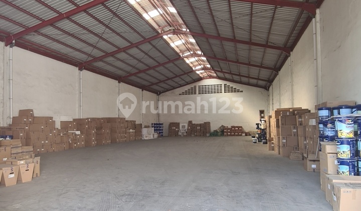 New City Center Warehouse. There is an Employee Dormitory. New City Center Warehouse. There is an Employee Dormitory.