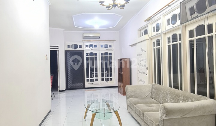 Rumah Lebar 9 Nirwana Excecutif. Lebar Jalan 25 Meter.