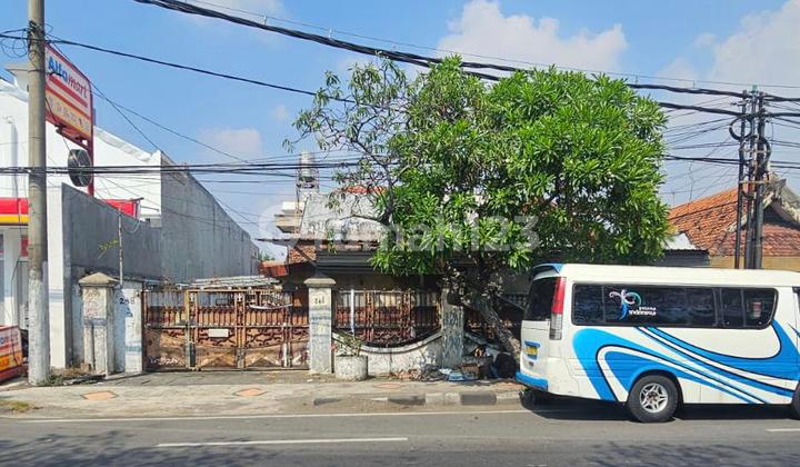 For Sale Cheap House on Jl Raya Kenjeran Surabaya, Strategic Location, Suitable for Business