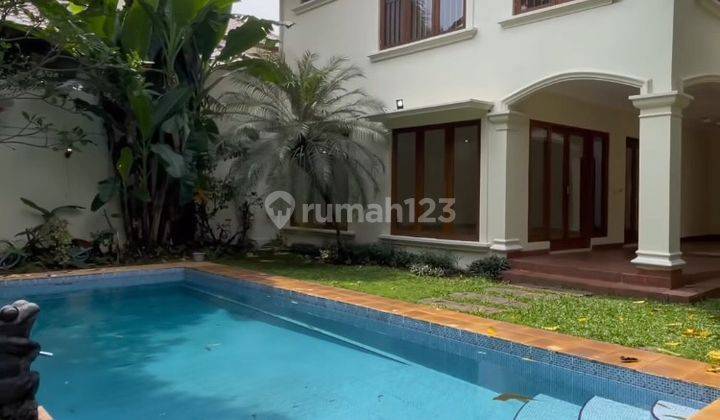 Rumah Tropical Di Kemang Jakarta Selatan Dalam Cluster 2