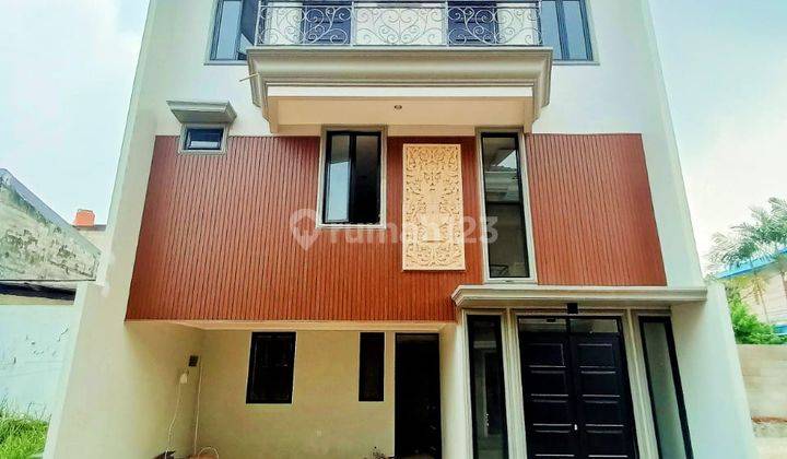 Rumah Baru Cluster Di Pejaten, Jakarta Selatan Strategis  2