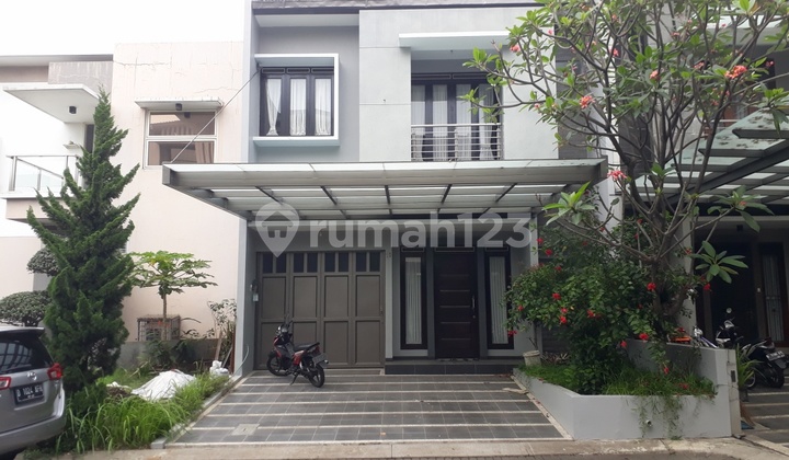 Sewa Rumah Kompleks Singgasana Pradana , Bandung . Daerah Lux 1