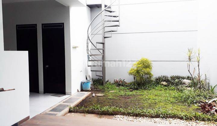 Sewa Rumah Kompleks Singgasana Pradana , Bandung . Daerah Lux 17