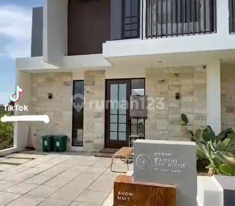 Rumah 2 lantai lokasi akses kota konsep luar negeri  2