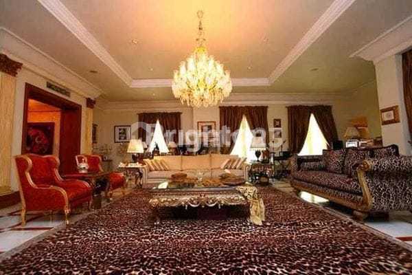 Rumah Super Mewah Harga Murah Kawasan Elite Menteng Jakarta