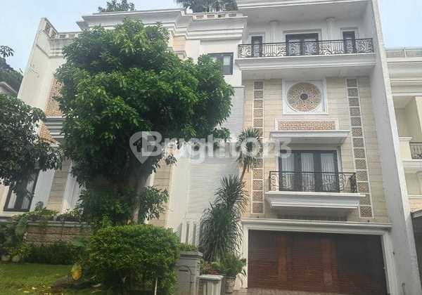 Rumah Mewah Kolam Renang Crown Phg Gading Serpong