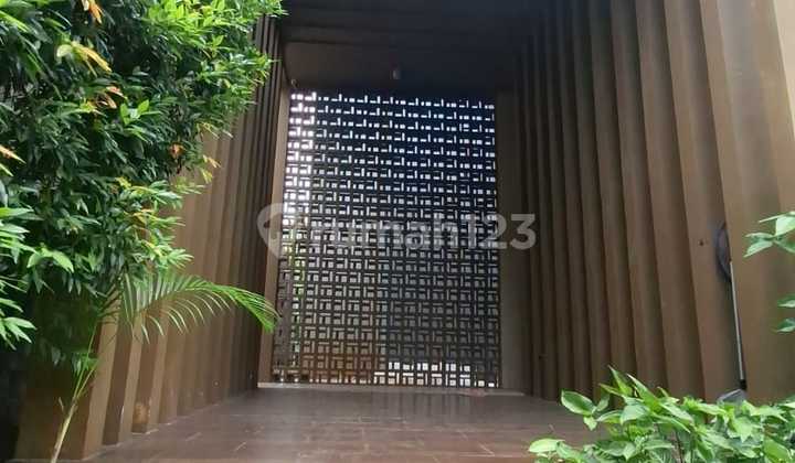 Large Affordable Ready-to-Occupy House Brassia De Park Bsd City 2