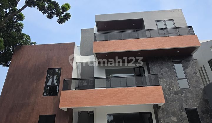 Rumah Brand New Samping Clubhouse Sutera Palmyra Alam Sutera