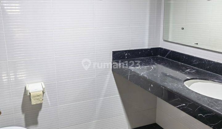 Apartemen MG Suites 3BR Full Furnished Murah Bagus 9