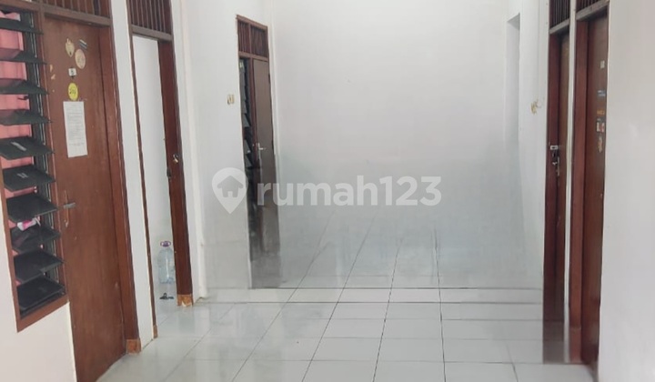 Active Boarding House in the City Center, Only 100m to Citraland Mall 2