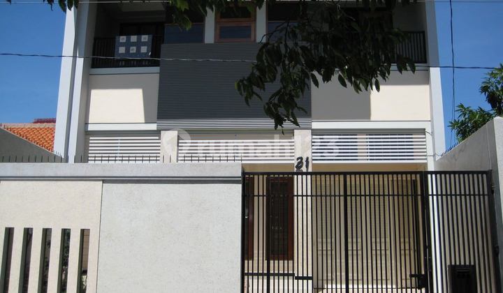 Di Jual Rumah di Jalan Halmahera Semarang Timur 1