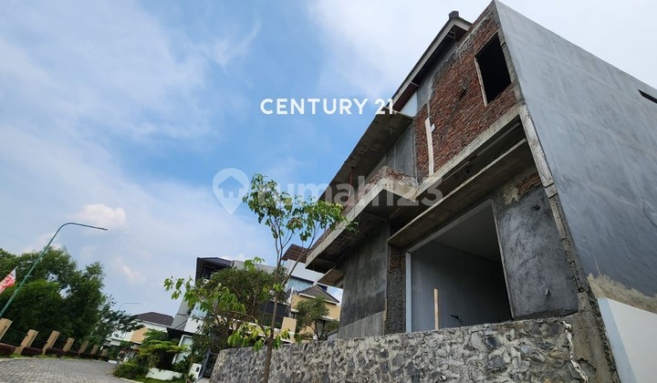 HOUSE WITH HOOK POSITION, GREAT VIEW IN PANDANARAN HILLS, SEMARANG 1