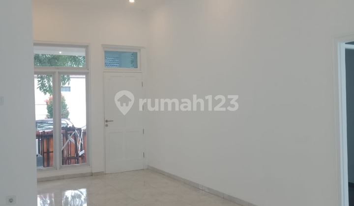 1-Story Puri Anjasmoro House Ready to Occupy, Slightly Negotiable 2