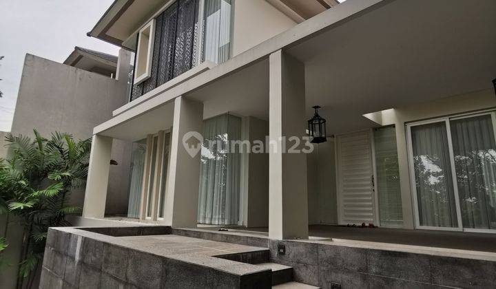 Pool, furnish, exclusive house Row 4 mbl kualitas premium  1