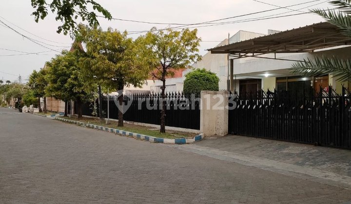 Near Jln Ry Manyar Kertoarjo, Bonnet Boncafe Close to Commercial Area. 2