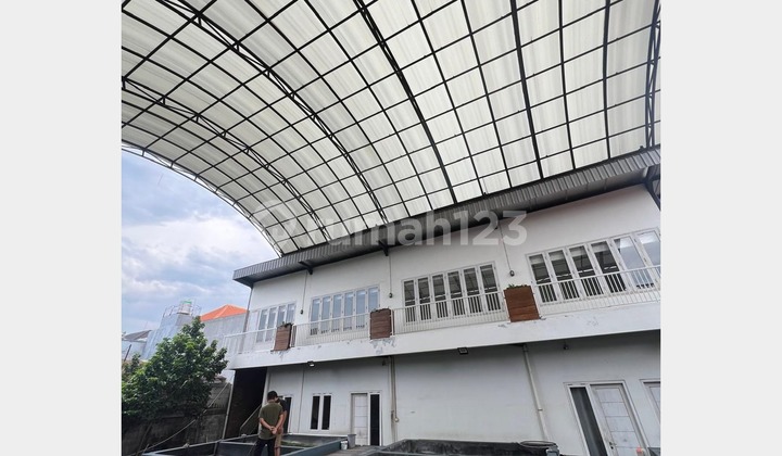 Row 4 Car on Boulevard Sidosermo Indah Street Near Raya Jemursari 2