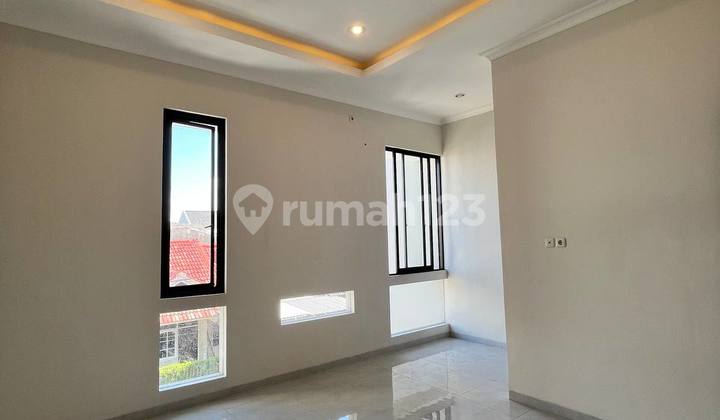 Near Merr, Galaxy Mall at Hang Tuah University, Klampis Semolo Baru 2