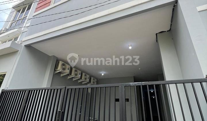 Rmh Kost Baru Ada Rooftop, Furnish , Kutisari Dkt Jemursari ,rkt