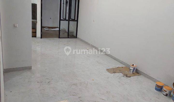 SUTOREJO UTARA BARU GRESS 2LANTAI SISA 2 UNIT Rumah di Sutorejo 2 Lantai SHM Sudah Renovasi Selatan 2