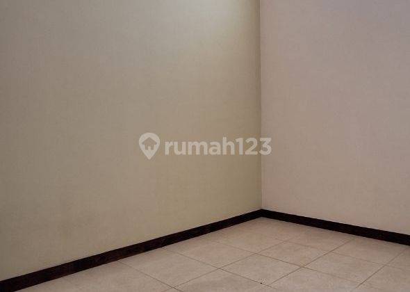 rumah murah 600jtan Kutisari 2 lantai baru gress Rumah 2 Lantai SHM Baru Selatan 2