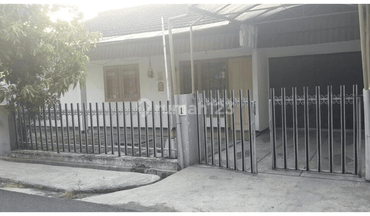 Rumah Bagus SHM di Jl.kutisari Indah Selatan, Surabaya KH  1