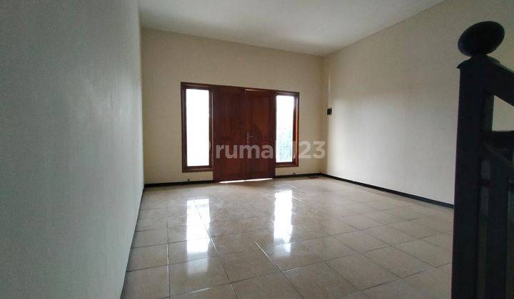 Disewakan Rumah 2 Lantai di Kebraon Indah Permai, Surabaya 4