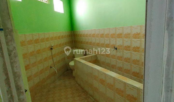Disewakan Rumah 2 Lantai di Kebraon Indah Permai, Surabaya 8