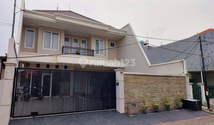 Rumah 2 Lantai Bagus di Simpang Darmo Permai, Surabaya 1