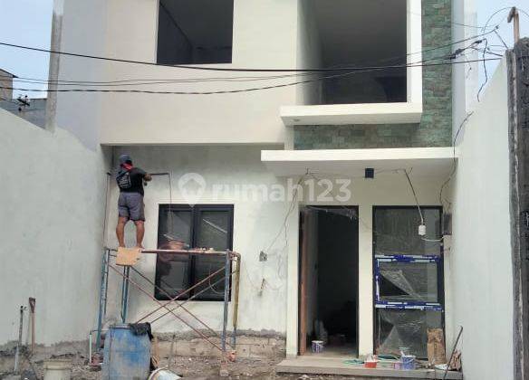 Rumah 2 Lantai Baru Unfurnished SHM di Darmo Indah Timur, Surabaya 2