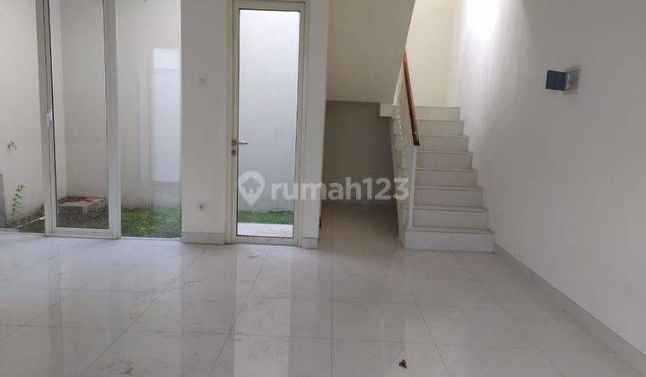 Rumah Bagus di Jl,cluster Adelaide , Surabaya, Jawa Timur, Surabaya MH  2