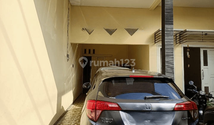 Rumah Bagus Semi Furnished SHM di Jl.sambisari, Surabaya As  2