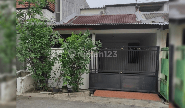 Rumah Bagus Semi Furnished SHM di Jl.babatan Pantai Timur, Surabaya Yc  1