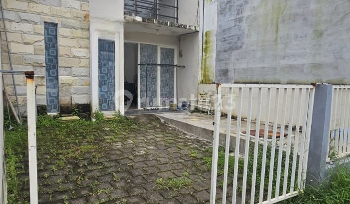 House In De Naila Village Driyorejo Gresik 1