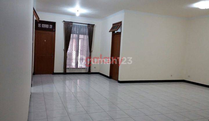 Dijual Rumah Hitung Tanah Saja di Villa Bukit Indah Pakuwon Indah 2