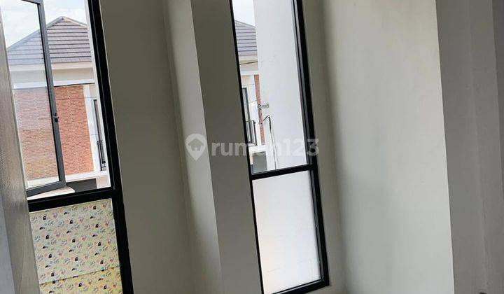Disewakan / Jual Rumah 2 lantai SKYVILLE RESIDENCE Sidoarjo 2