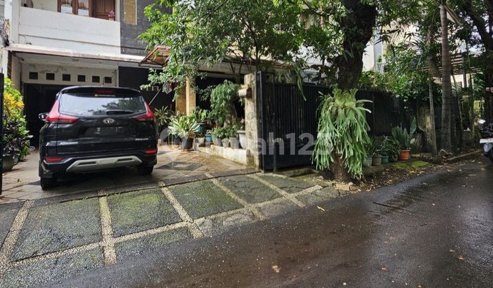 Murah Banget Rumah Strategis di Jl. Pakubuwono, Kebayoran