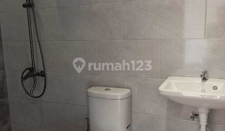 Rumah Baru Minimalis Dlm.perumahan Dkt Jl. Layur, Rawamangun, Jakarta 2