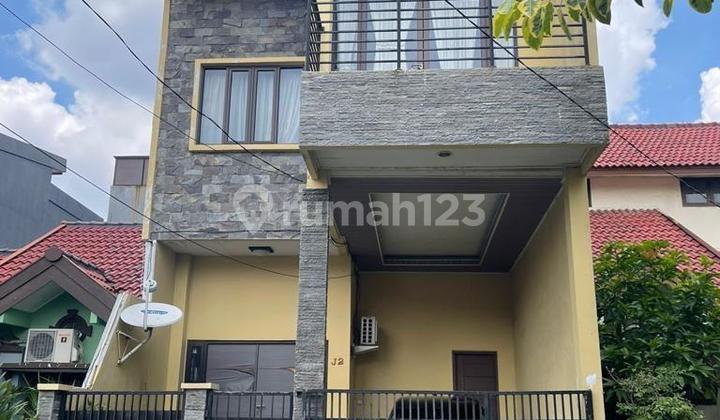 Rumah di Duta Bumi Nempel Harapan Indah Bekasi